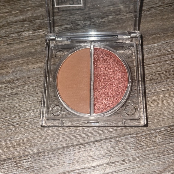 Never been used eyeshadow duo - Picture 2 of 3